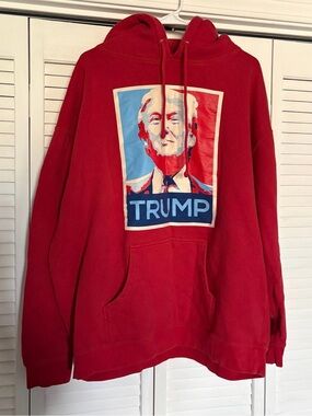Red Graphic Pullover President Trump Hoodie, very thick & heavy.